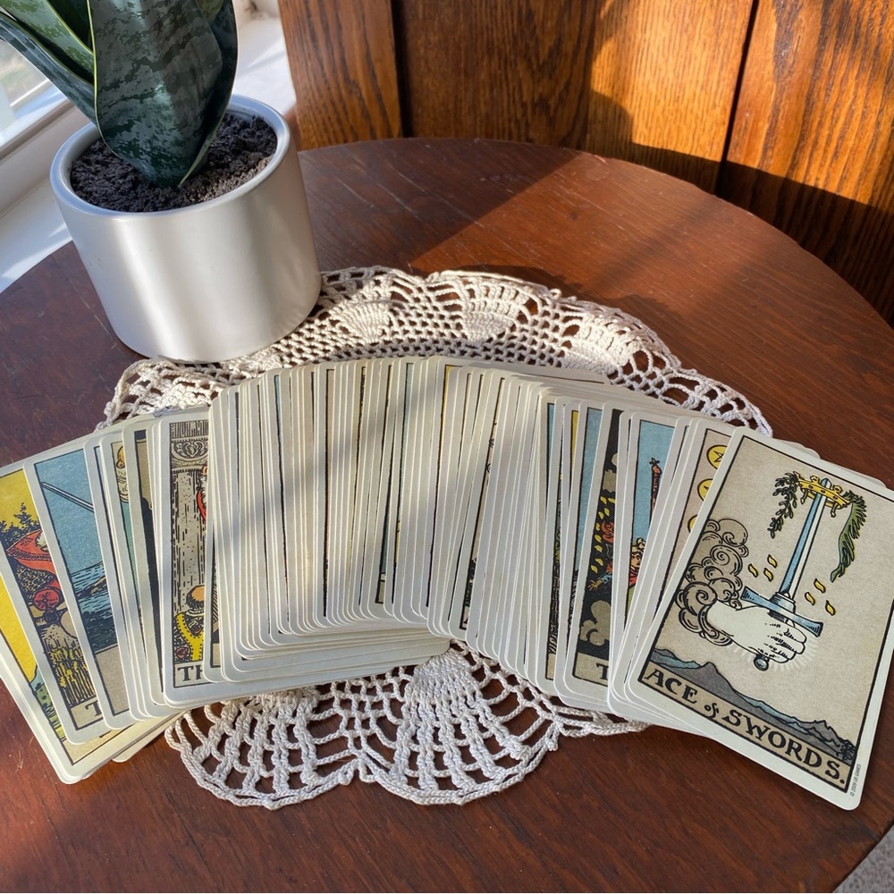 Smith-Waite Tarot Deck with Jewelry Box & Lapis Blue Heart Stone. EUC - Picture 11 of 15